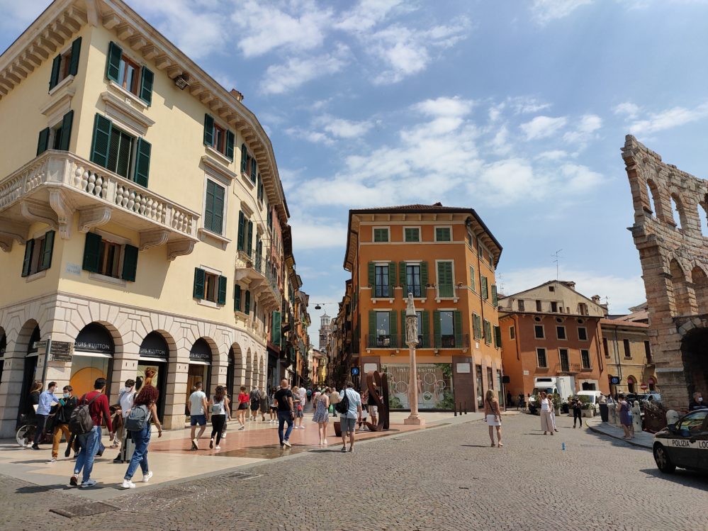 Via Mazzini verona